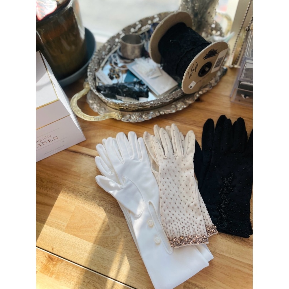 ART DECO 1920’s | XS / S | Lot of 3 Pairs Beaded Elegant Dawnelle Ladies Gloves